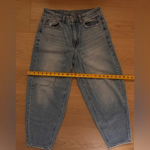 American Eagle Balloon Jean - Picture 2 of 5